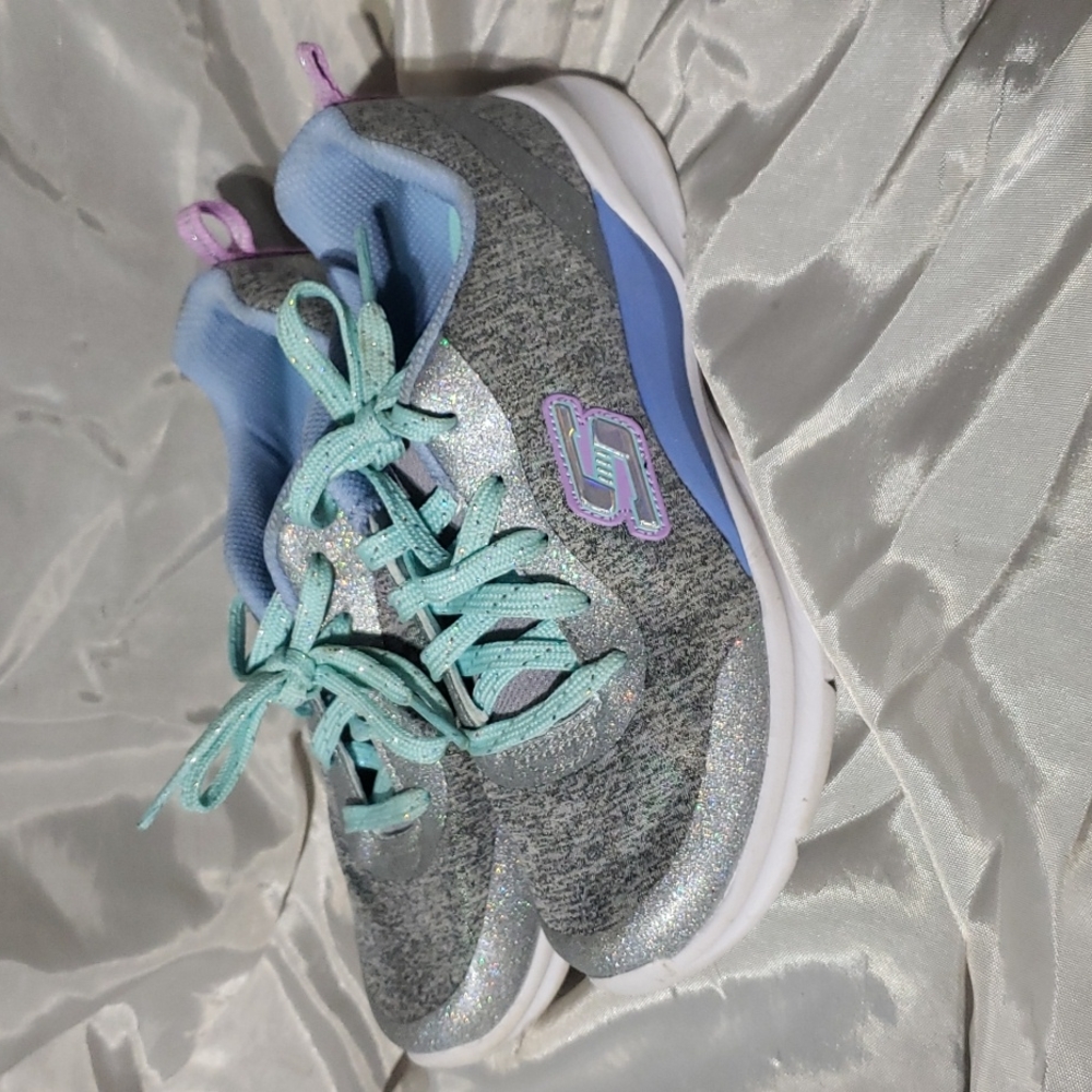 Skechers shoes. Size 3.  Kids shoes